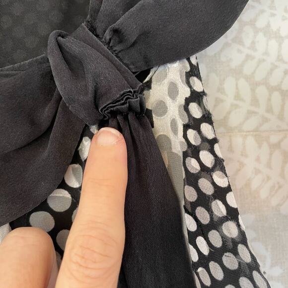 Monsoon Silk Blend Sleeveless Blouse Black & White Patchwork, Tie Neck, Size 6 - Picture 12 of 12